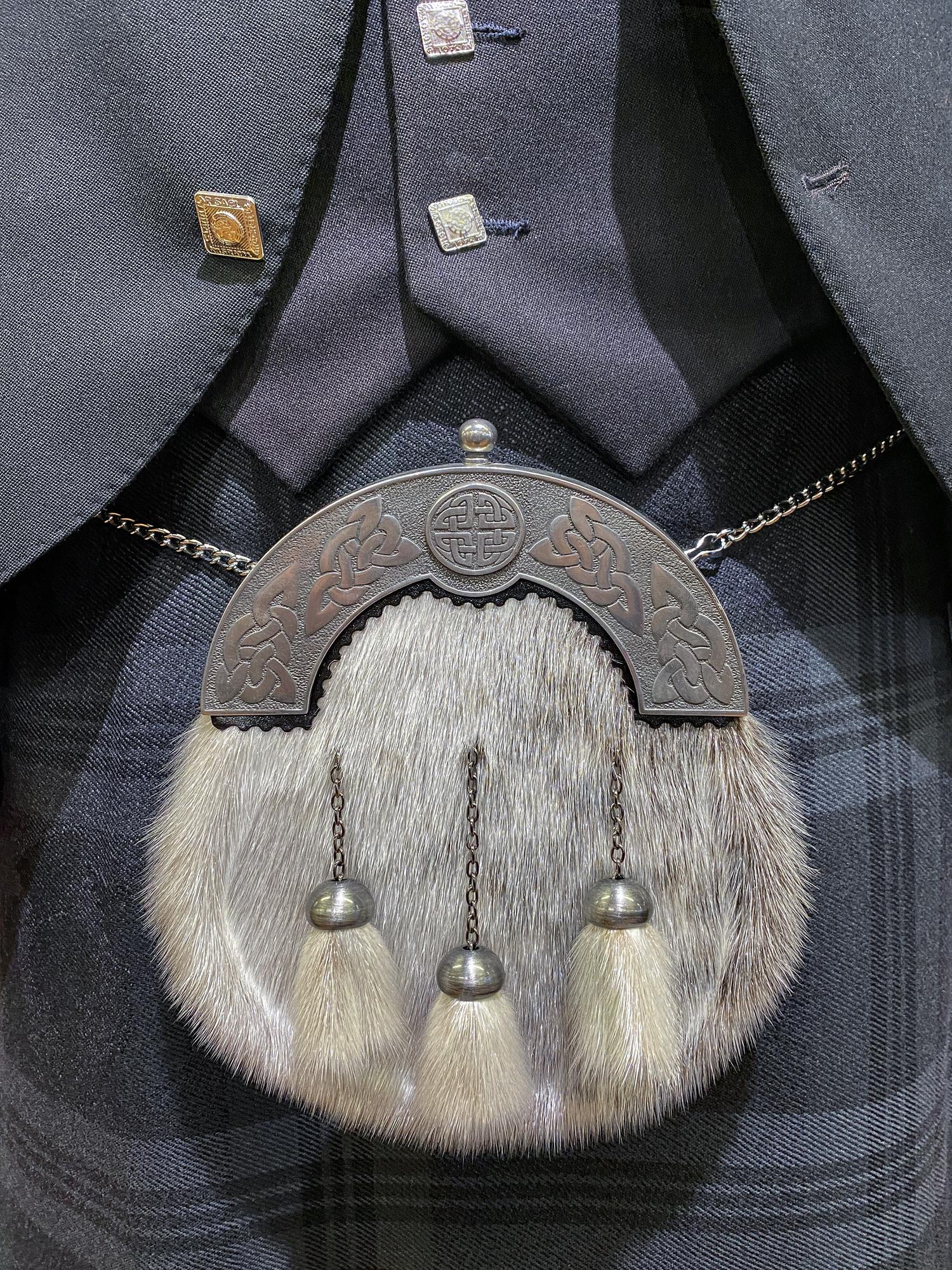 Bespoke embroidered jacket lapel with metallic thread